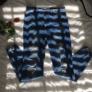 AMERICAN EAGLE JEANS